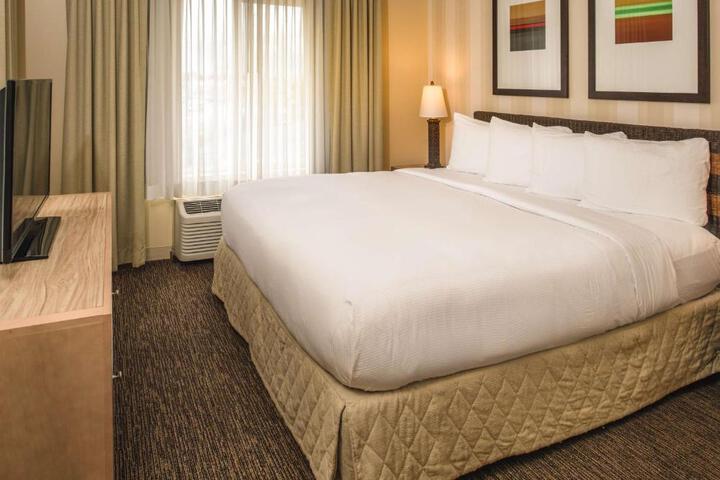 DoubleTree by Hilton Portland - Beaverton