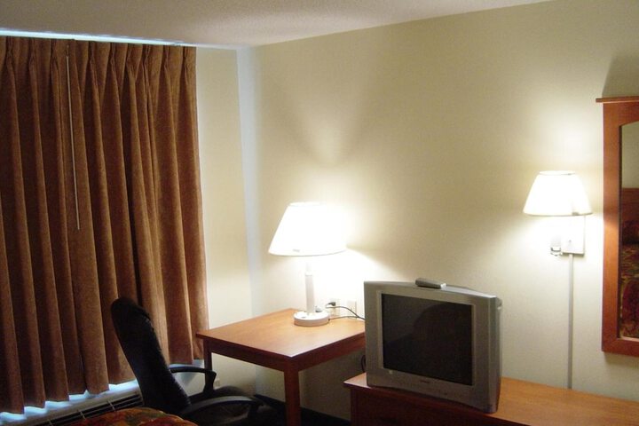 Room 9 of 24