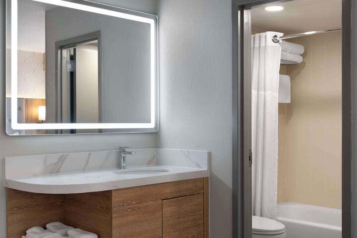 Hyatt Place Kansas City / Overland Park/Metcalf