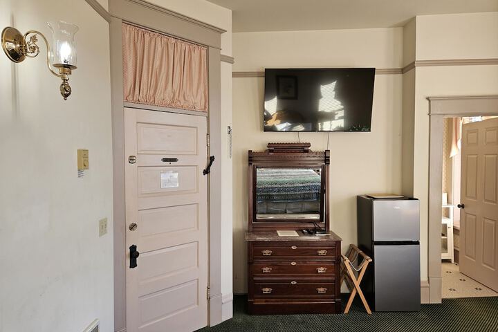 Room 56 of 95