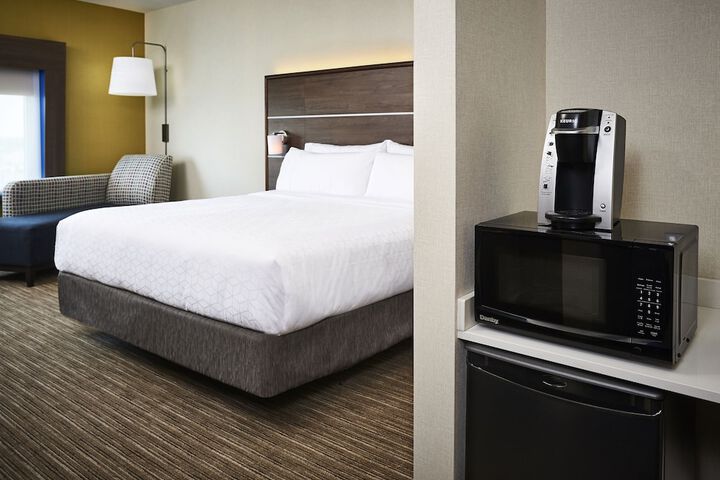 Holiday Inn Express and Suites Brantford by IHG