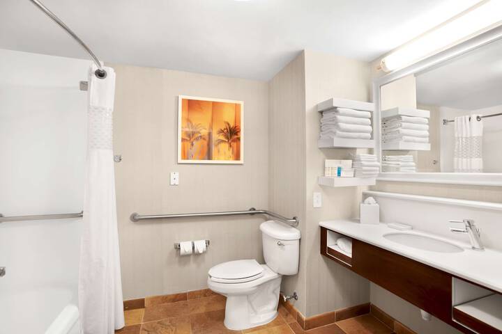 Room 18 of 33