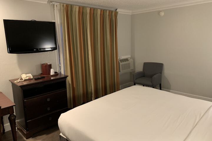 Room 37 of 40