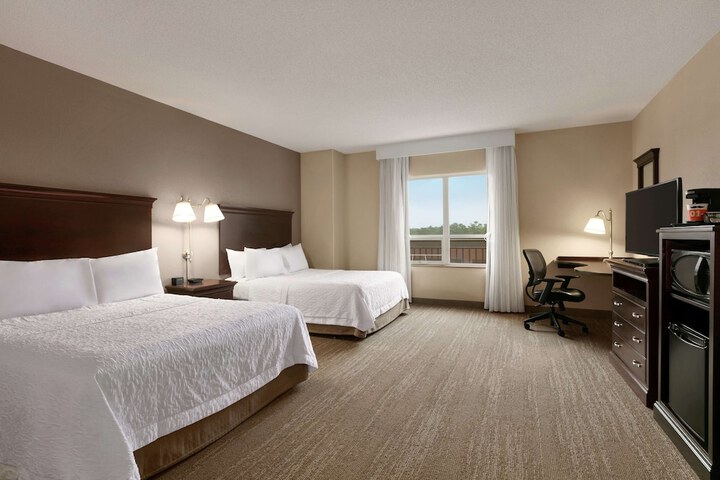 Hampton Inn & Suites Washington-Dulles International Airport