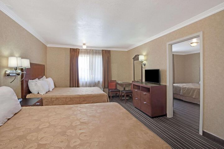 Room 30 of 37