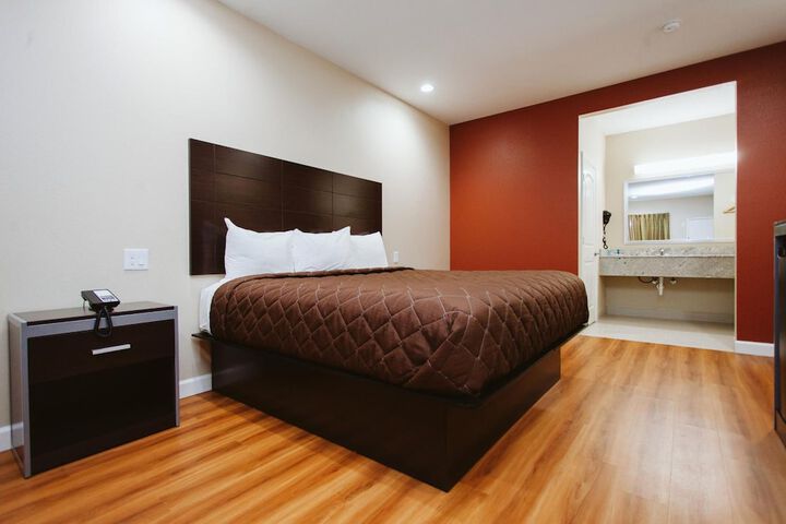 Room 19 of 46