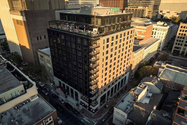Hotel 4 of 216