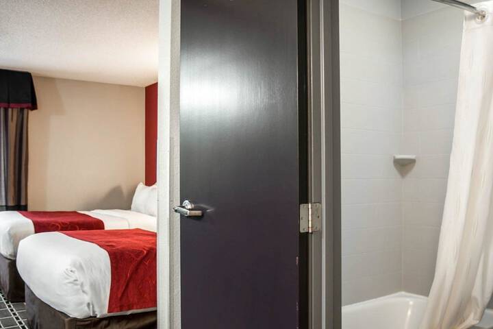 Room 32 of 50