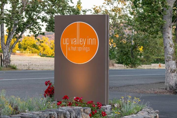 UpValley Inn & Hot Springs Napa Valley an Ascend Collection Hotel