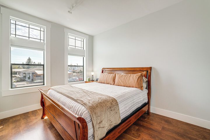 Modern Blaine Condo Rental 1 Mi to Boat Harbor!
