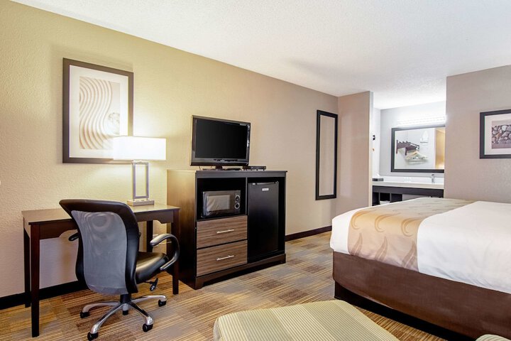 Room 26 of 46