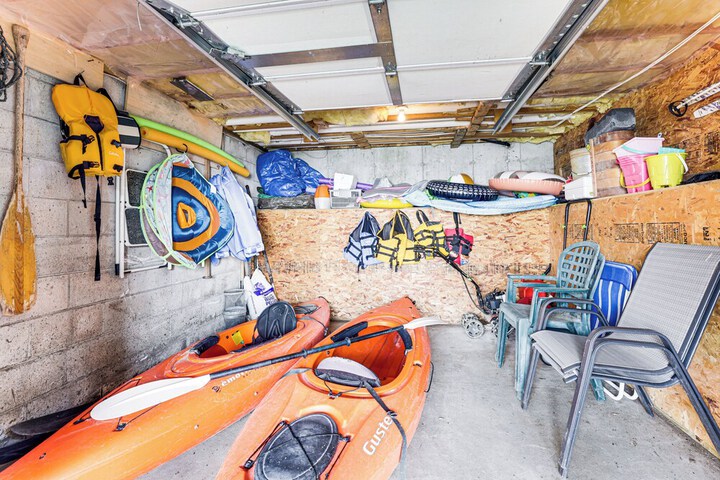 Spacious Edgerton Home w / Private Beach & Views!