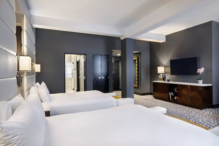 Room 32 of 57