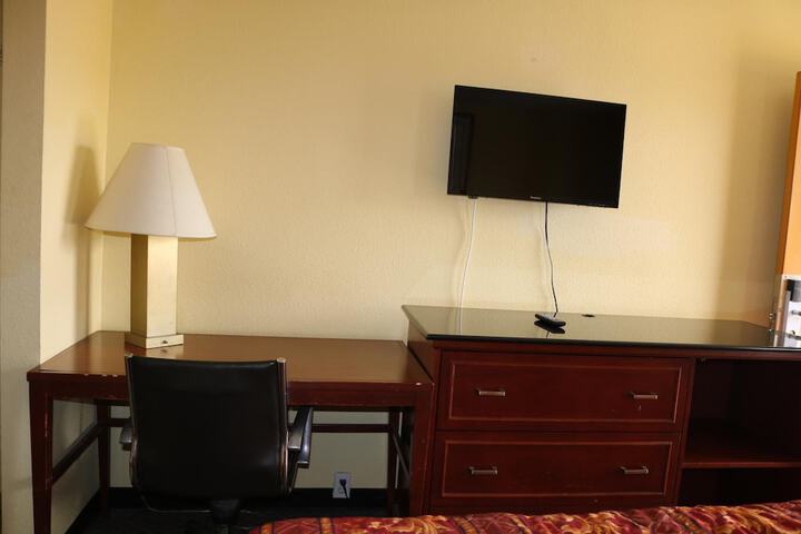 Room 33 of 43