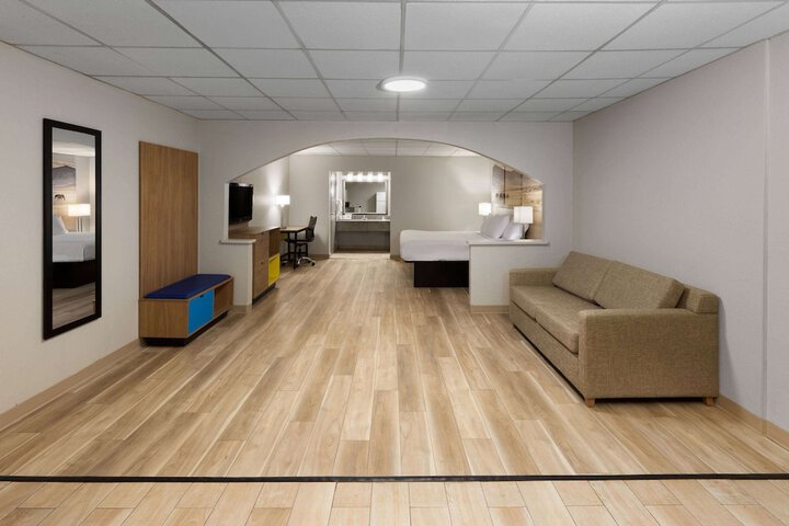 Room 36 of 42