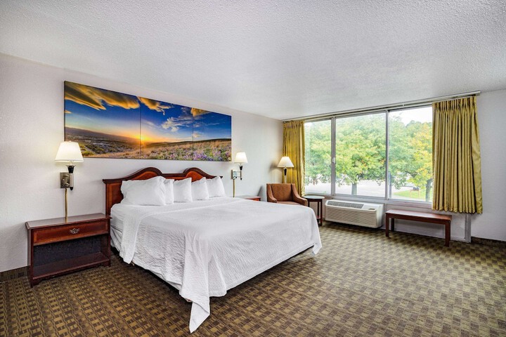 Room 14 of 21