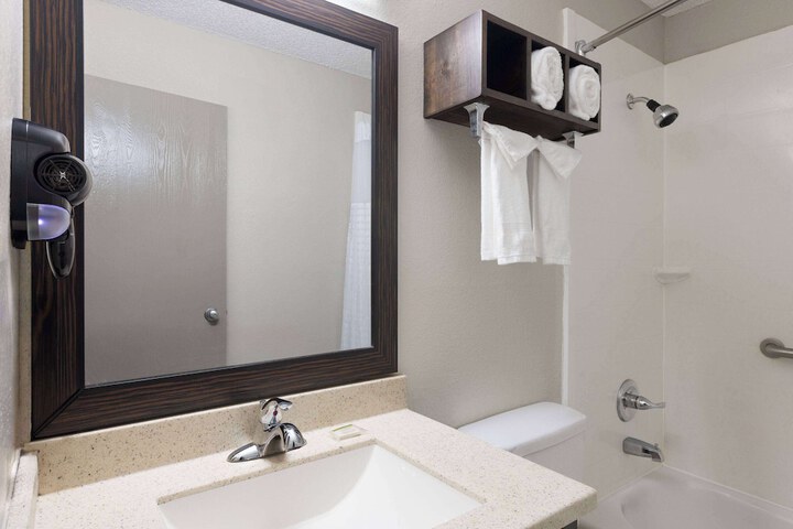 Days Inn by Wyndham Miami
