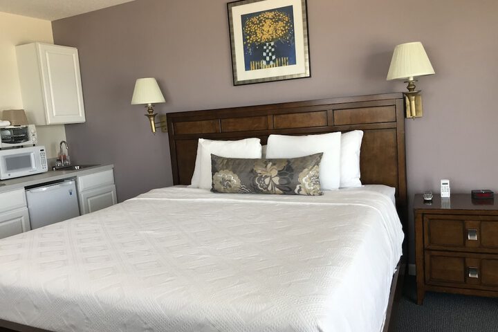 Room 46 of 122