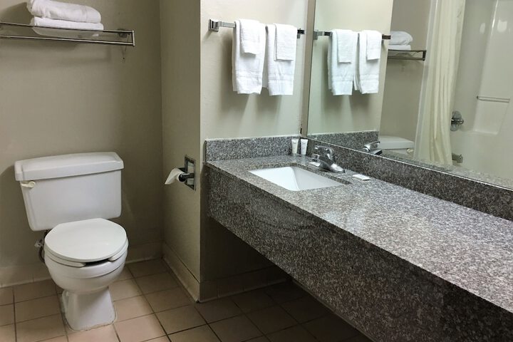 Room 27 of 28
