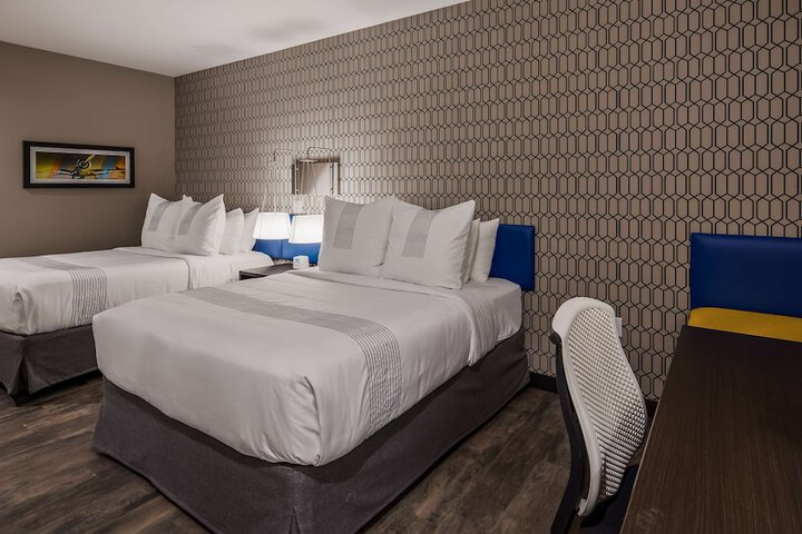 Room 18 of 25