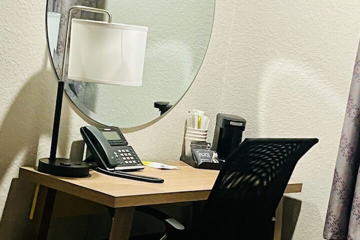 Room 3 of 32