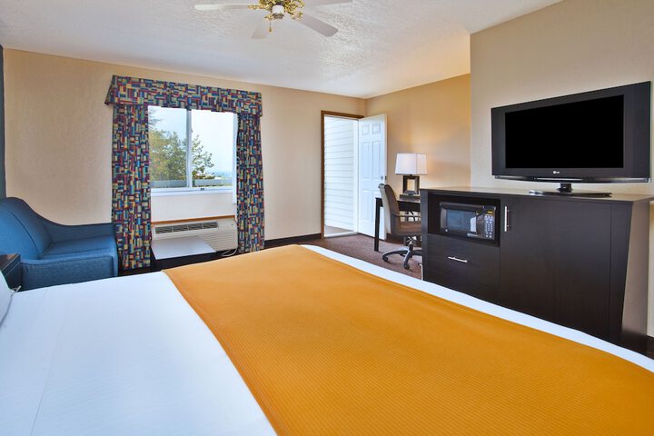 Holiday Inn Express Mackinaw City by IHG