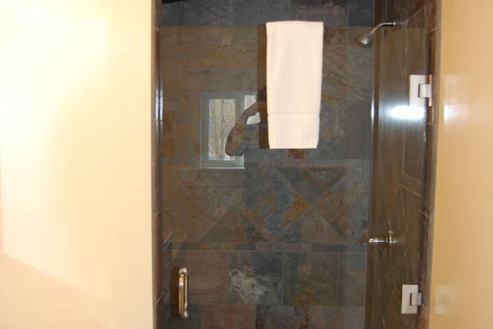 Room 33 of 129