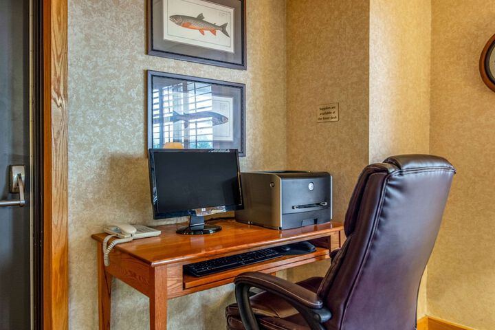 Business Center 31 of 31