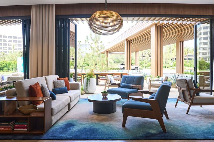 VEA Newport Beach a Marriott Resort & Spa