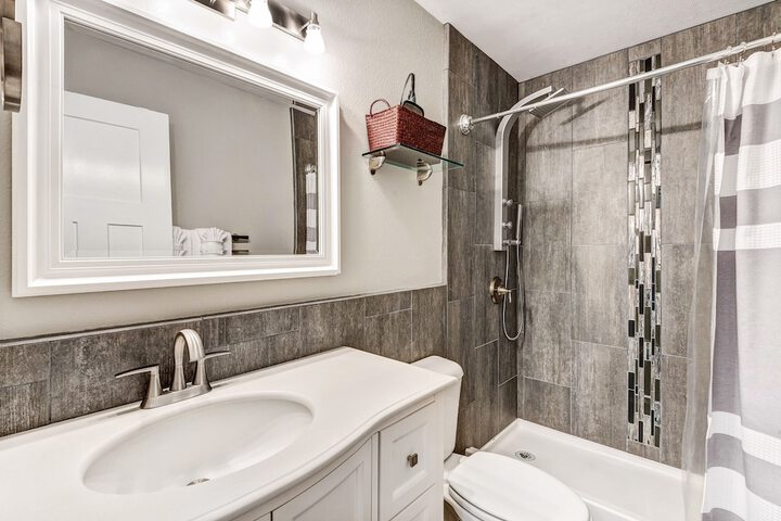 Room 176 of 399