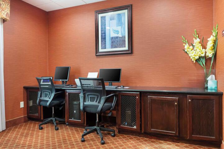Business Center 35 of 35