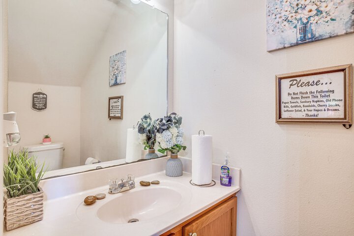 Spacious Family-friendly Home in Denham Springs!