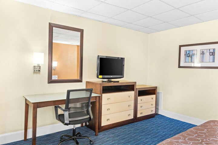 Room 13 of 26