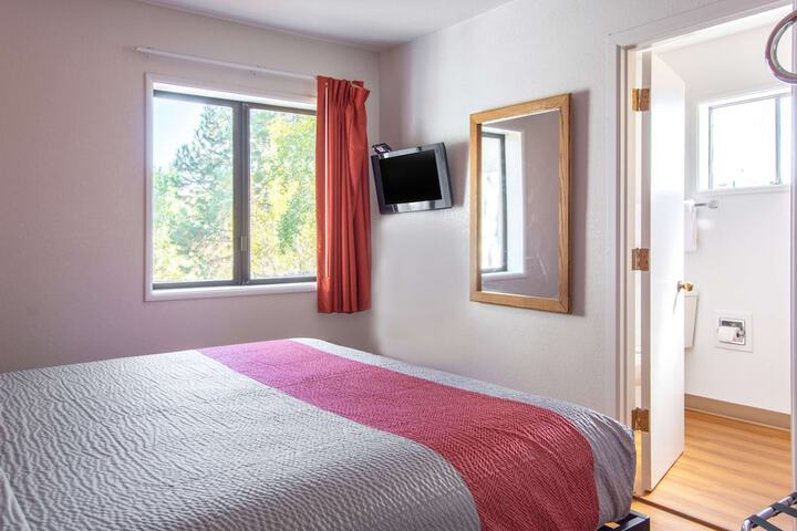 Motel 6 Madras OR