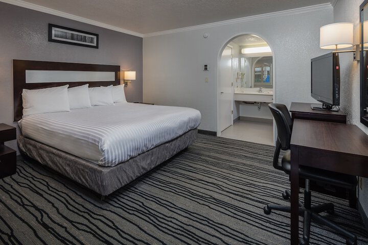 Room 8 of 20
