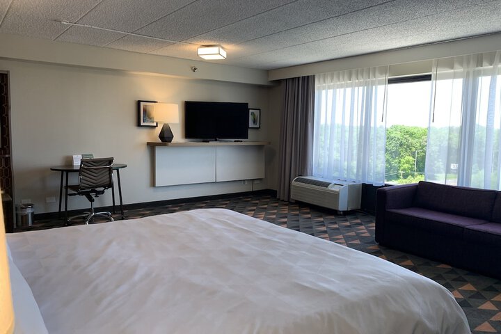 Holiday Inn Chicago Nw Crystal Lk Convention Center by IHG