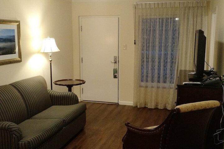 Room 22 of 35