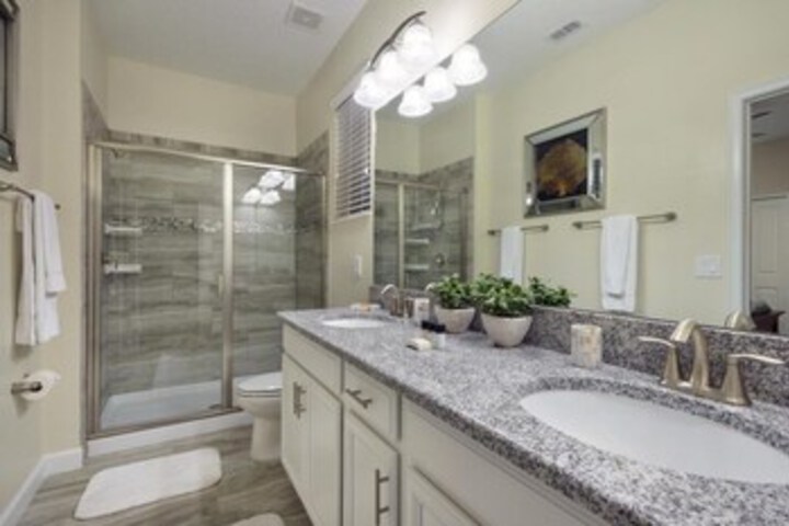 Luxury 5 bedroom home with private pool