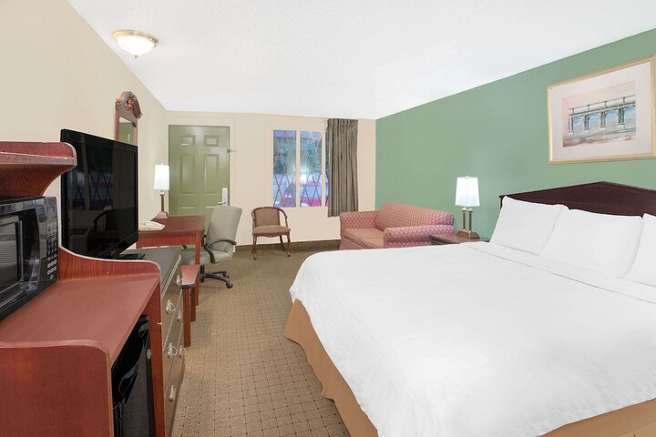 Room 21 of 30