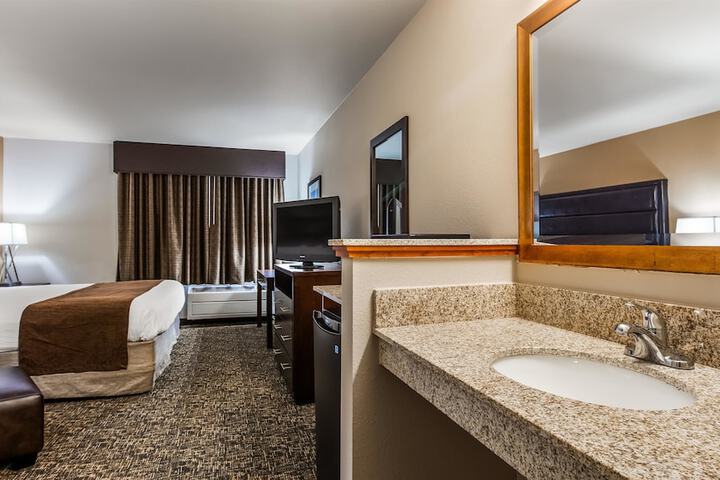 Room 9 of 14