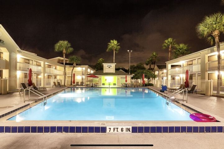 Pool 20 of 123