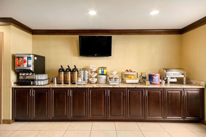 Breakfast/Coffee Service 22 of 24