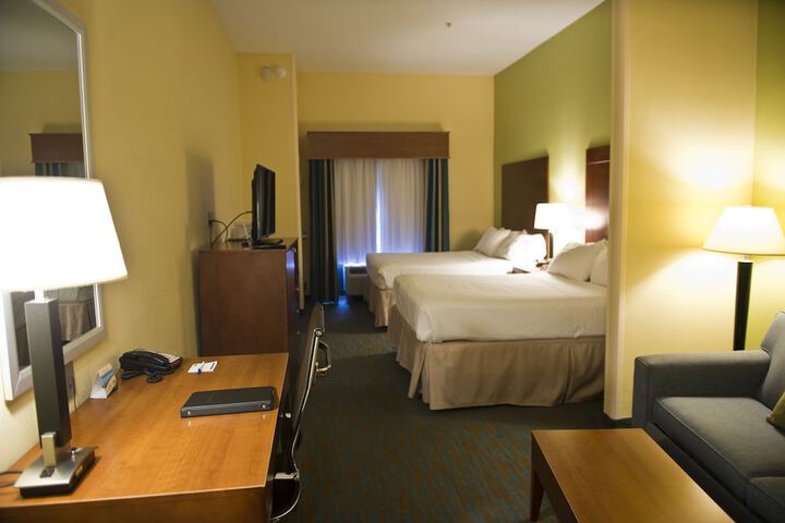 Room 16 of 46