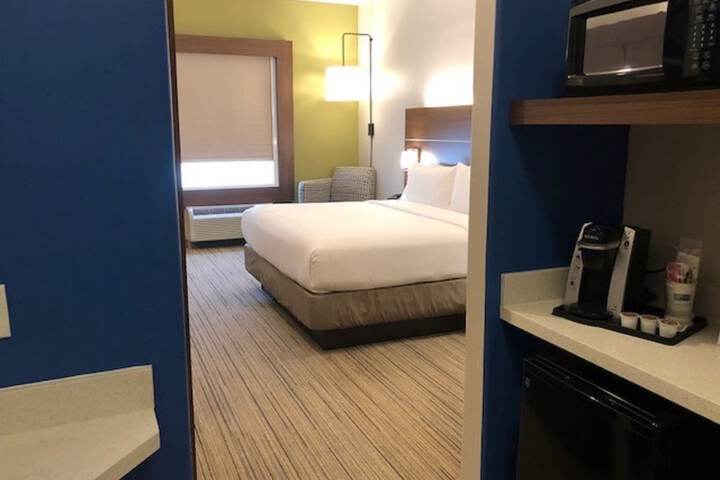 Room 20 of 33