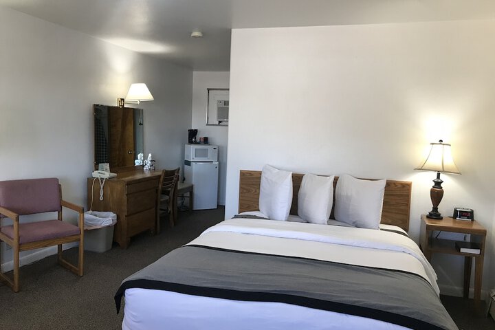 Room 8 of 33
