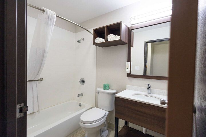Room 9 of 26