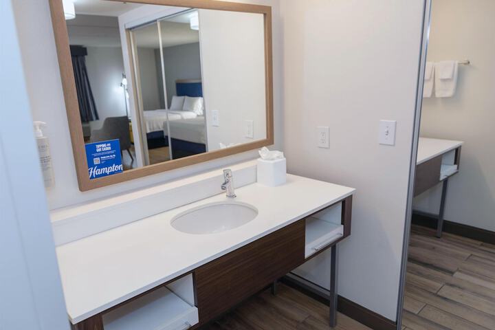 Hampton Inn Madison Huntsville Airport