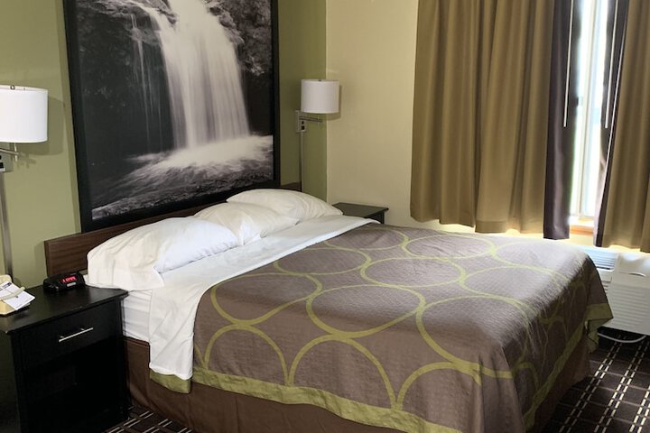 Room 18 of 44