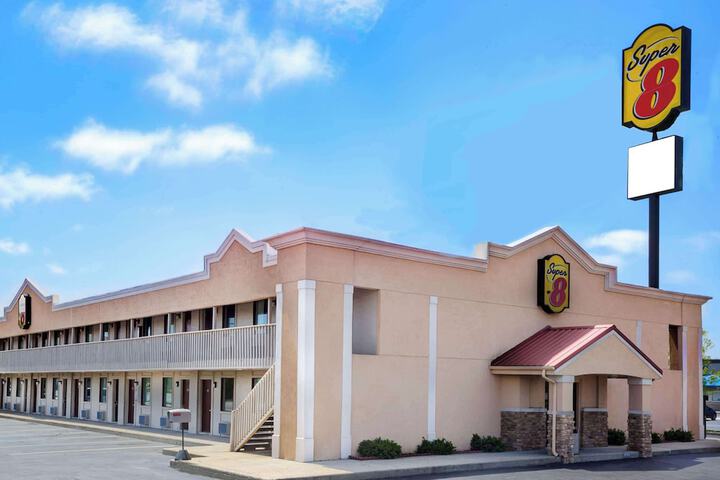 Super 8 by Wyndham Lafayette / Purdue Area