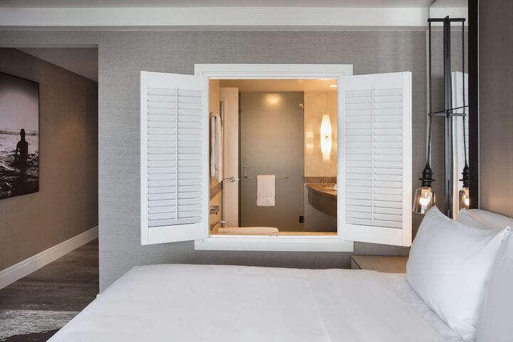 Room 40 of 168
